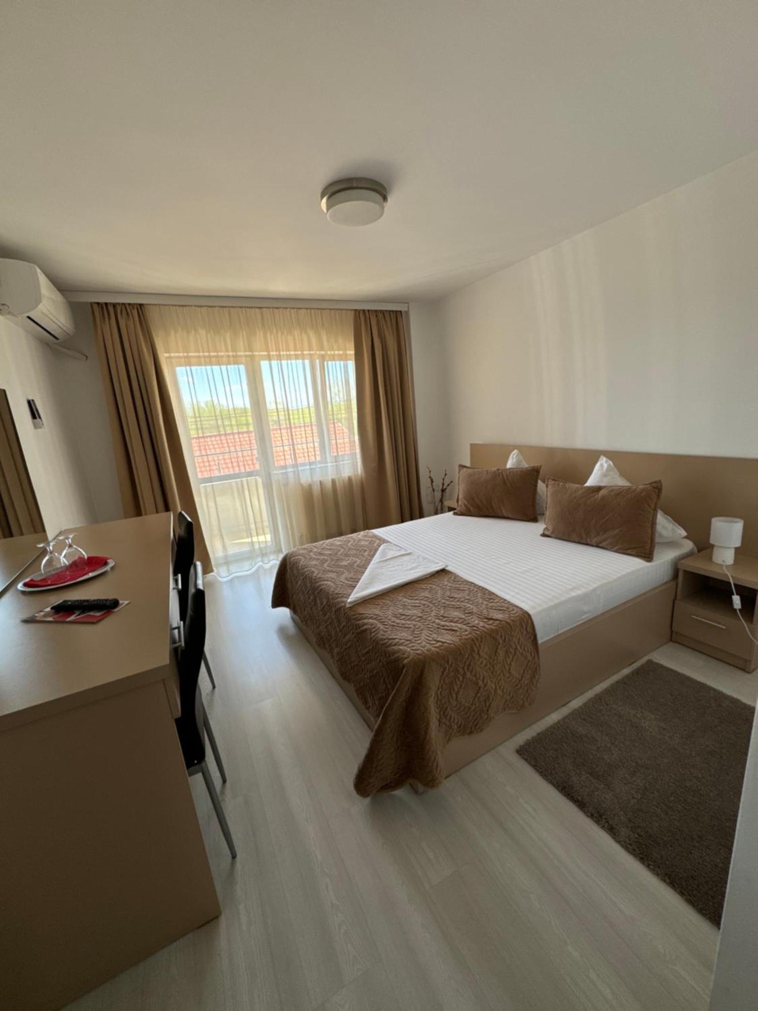 Fast Airport Accomodation Otopeni Exterior foto